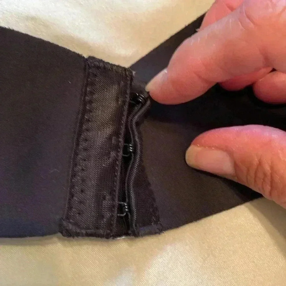 Vince Camuto Black 42C Lightly Padded Full Coverage Bra. - Picture 6 of 8